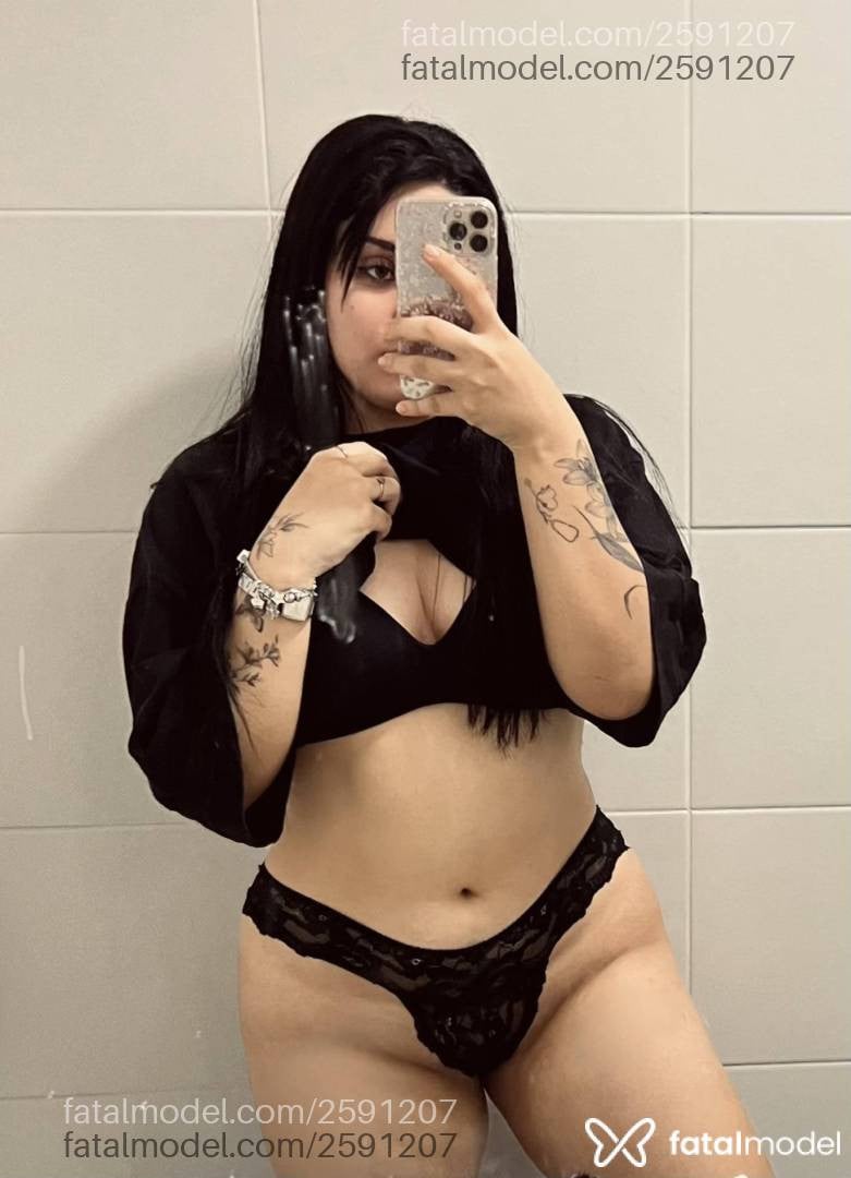 Acompanhante mulher morena (o) de olhos verdes - Bianca Valli