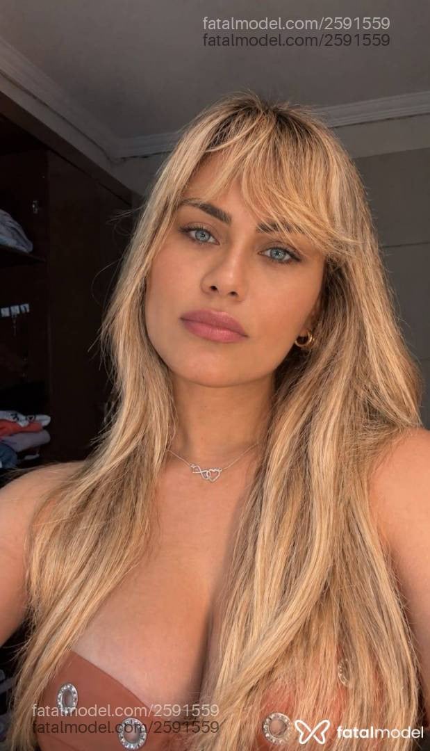 Acompanhante mulher loira (o) de olhos verdes - Cecília Ferraz