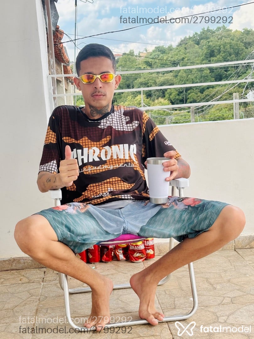 Acompanhante homem morena (o) de olhos pretos em Goiânia - Dener