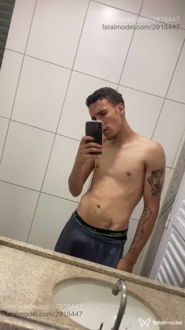 Acompanhante homem com cabelo castanho de olhos castanhos em Goiânia - Dudu