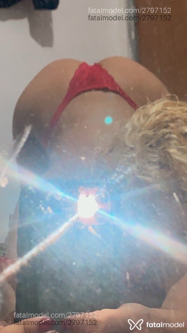 Acompanhante mulher com cabelo castanho de olhos castanhos em Virtual Acompanhante mulher com cabelo castanho de olhos castanhos em Virtual - Myalinsof