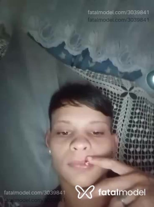 Acompanhante homem trans com cabelo castanho de olhos castanhos em Pindamonhangaba - Lyan Gomes
