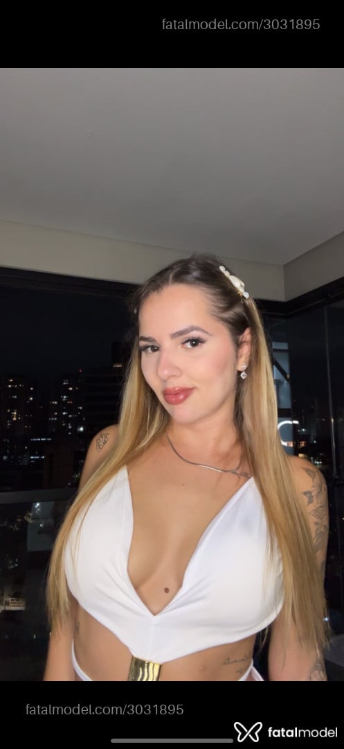 Acompanhante mulher loira (o) de olhos castanhos em São Paulo - Aurora