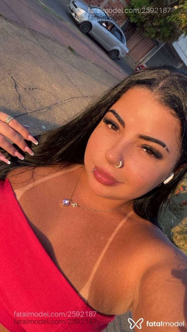 Acompanhante mulher morena (o) de olhos castanhos - Patyy