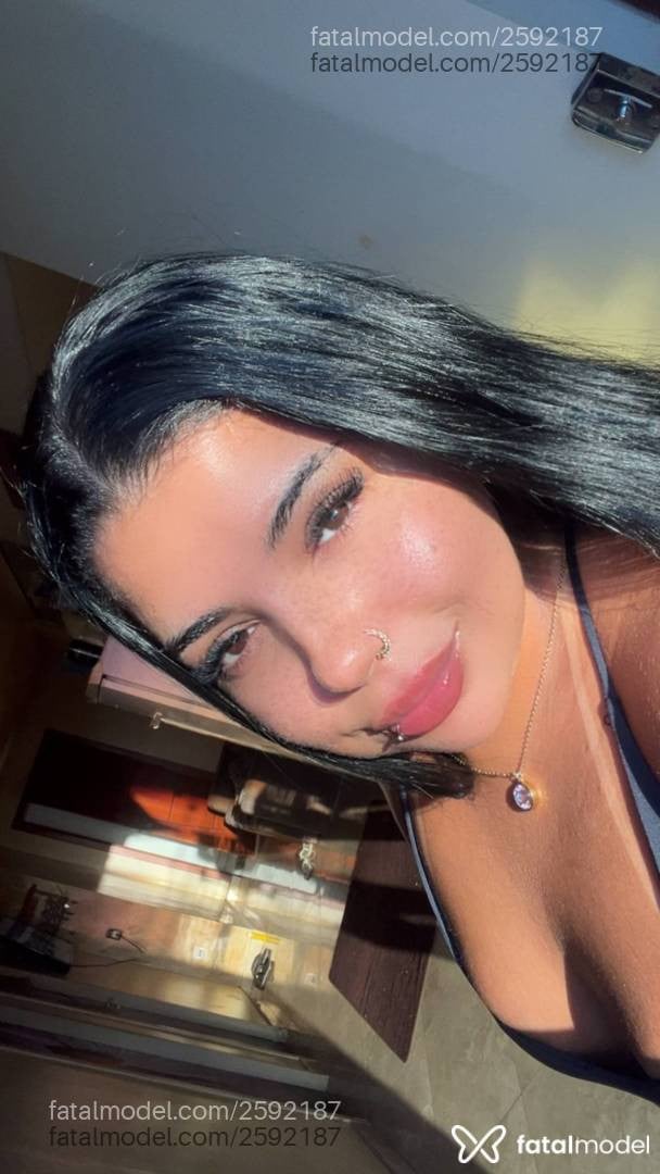 Acompanhante mulher morena (o) de olhos castanhos - Patyy