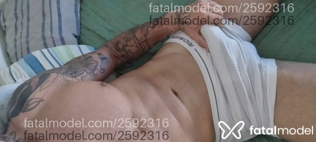 Acompanhante homem com cabelo castanho de olhos mel em Virtual Acompanhante homem com cabelo castanho de olhos mel em Virtual - Elmajor