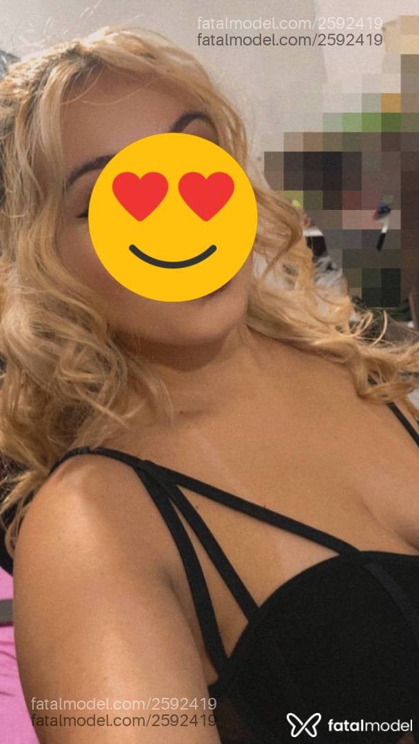 Acompanhante mulher com cabelo colorido de olhos castanhos - Sabrina Acompanhante mulher com cabelo colorido de olhos castanhos - Sabrina