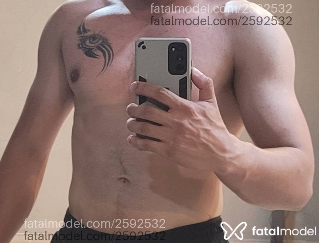 Acompanhante homem morena (o) de olhos castanhos - Lucas
