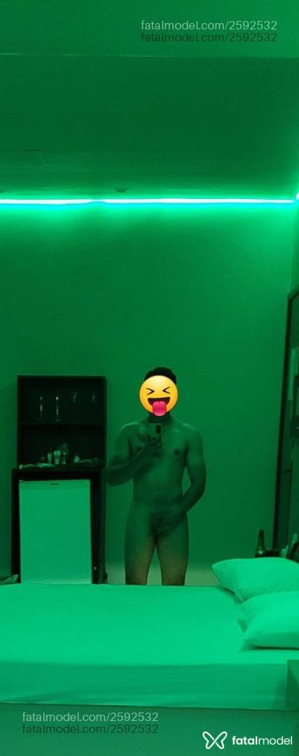 Acompanhante homem morena (o) de olhos castanhos - Lucas