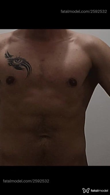 Acompanhante homem morena (o) de olhos castanhos - Lucas