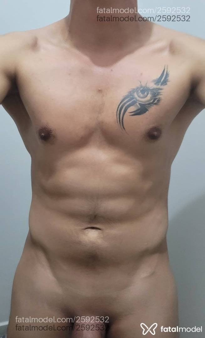 Acompanhante homem morena (o) de olhos castanhos - Lucas