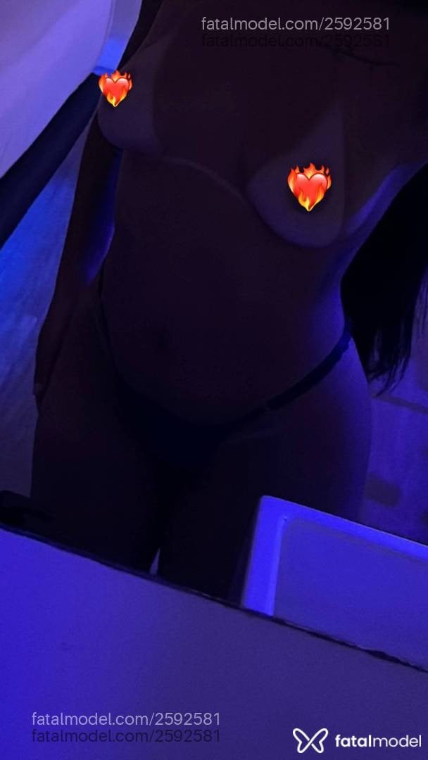 Acompanhante mulher com cabelo castanho de olhos castanhos - Camila Oliveira