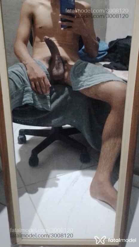 Acompanhante homem morena (o) de olhos pretos - Dante Acompanhante homem morena (o) de olhos pretos - Dante
