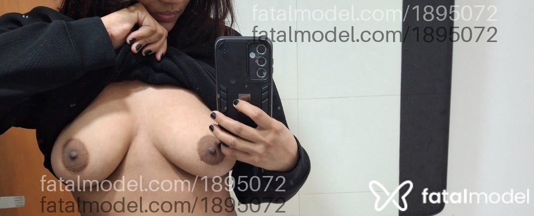 Acompanhante mulher morena (o) de olhos pretos - Eslovénia Acompanhante mulher morena (o) de olhos pretos - Eslovénia