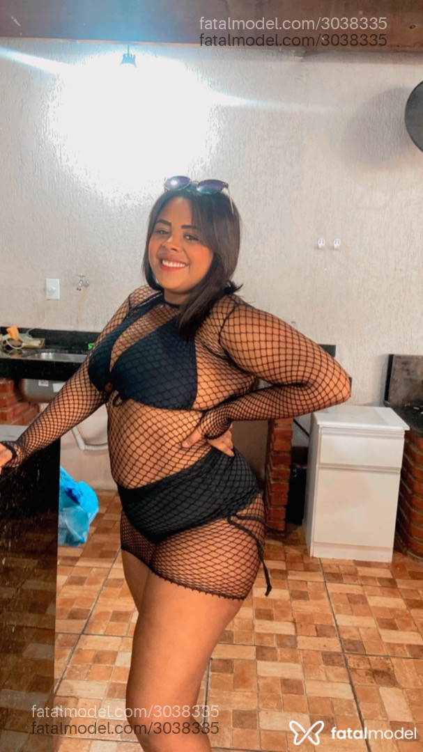 Acompanhante mulher com cabelo castanho de olhos pretos em Serra do Salitre - Lorraine
