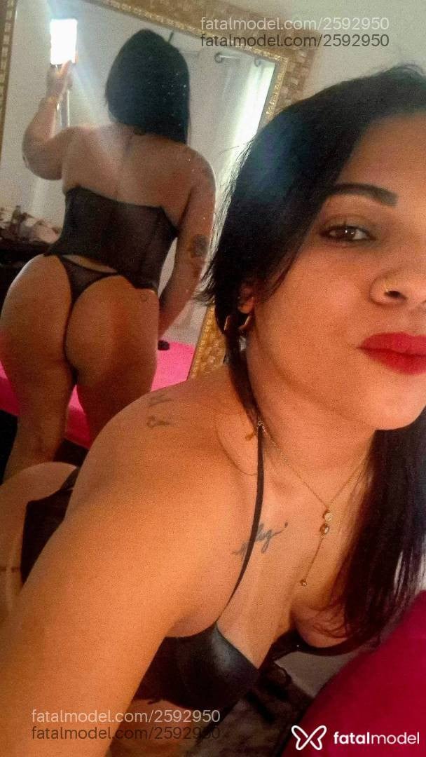 Acompanhante mulher morena (o) de olhos mel - Suzane Morena