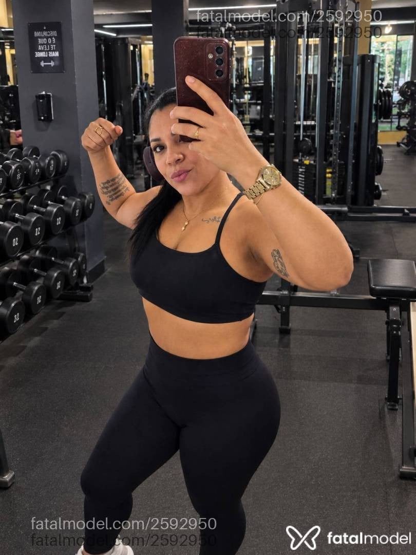 Acompanhante mulher morena (o) de olhos mel - Suzane Morena