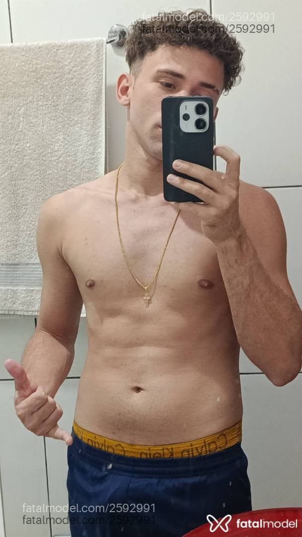 Acompanhante homem loira (o) de olhos castanhos em Imperatriz - Teffo