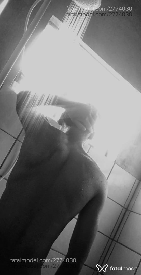 Acompanhante homem morena (o) de olhos pretos em Santiago Acompanhante homem morena (o) de olhos pretos em Santiago - Thmoreno
