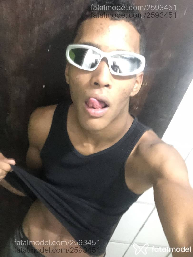 Acompanhante homem morena (o) de olhos castanhos - Zamuel David