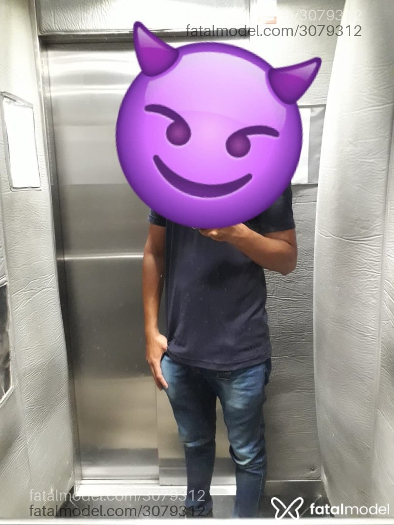 Acompanhante homem com cabelo castanho de olhos castanhos em Fortaleza - Adrian Ffernandes