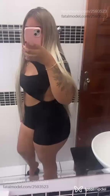 Acompanhante mulher loira (o) de olhos castanhos em Rondonópolis Acompanhante mulher loira (o) de olhos castanhos em Rondonópolis - Izzy Liv