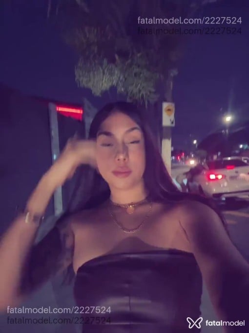 Acompanhante mulher morena (o) de olhos castanhos - Mayumi