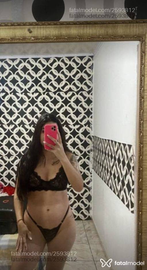 Acompanhante mulher com cabelo castanho de olhos castanhos em Paranavaí - Japonesa