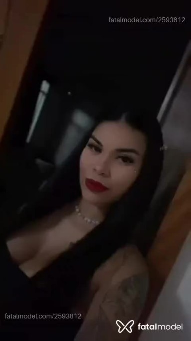 Acompanhante mulher com cabelo castanho de olhos castanhos em Paranavaí - Japonesa