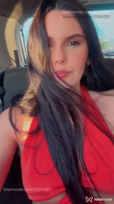 Acompanhante mulher morena (o) de olhos pretos - Luna