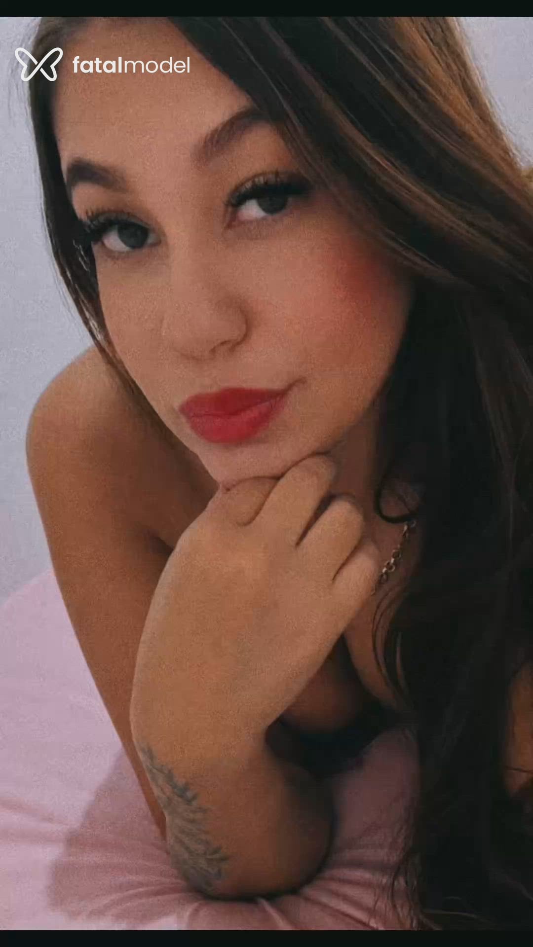 Acompanhante mulher com cabelo castanho de olhos castanhos - Aline Ferrari