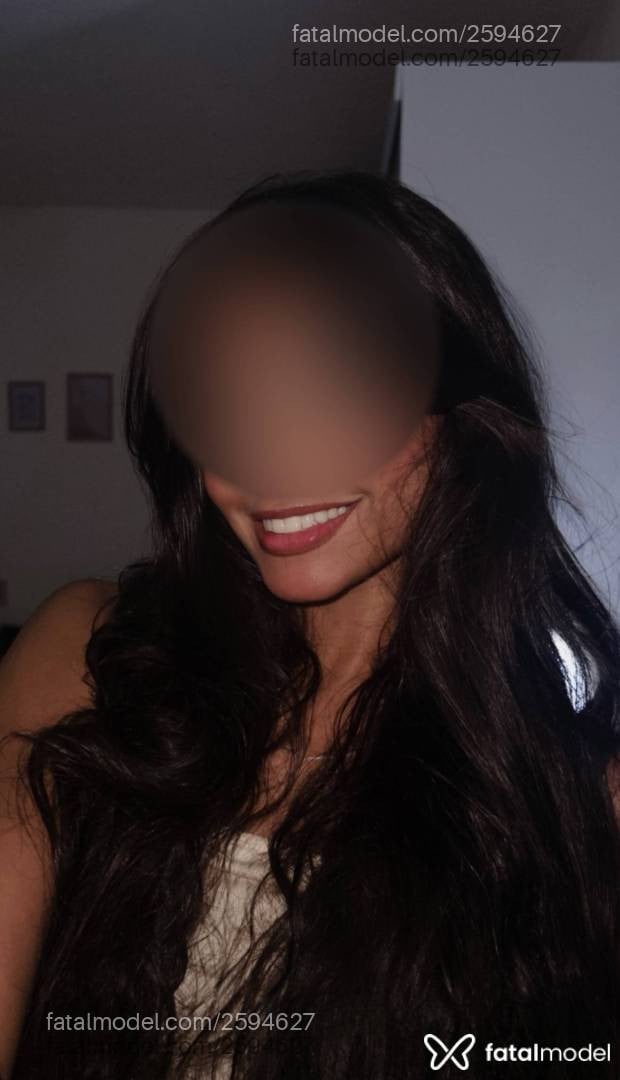 Acompanhante mulher morena (o) de olhos castanhos - Nicole Monteiro