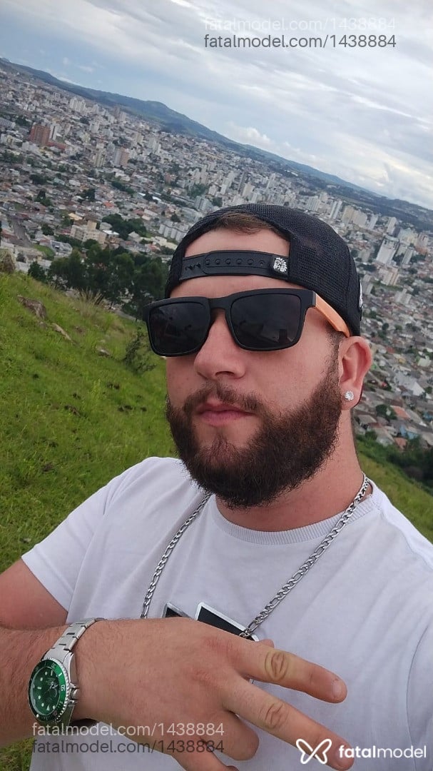 Acompanhante homem com cabelo castanho de olhos verdes em Tubarão Acompanhante homem com cabelo castanho de olhos verdes em Tubarão - Bruno Andrade da R