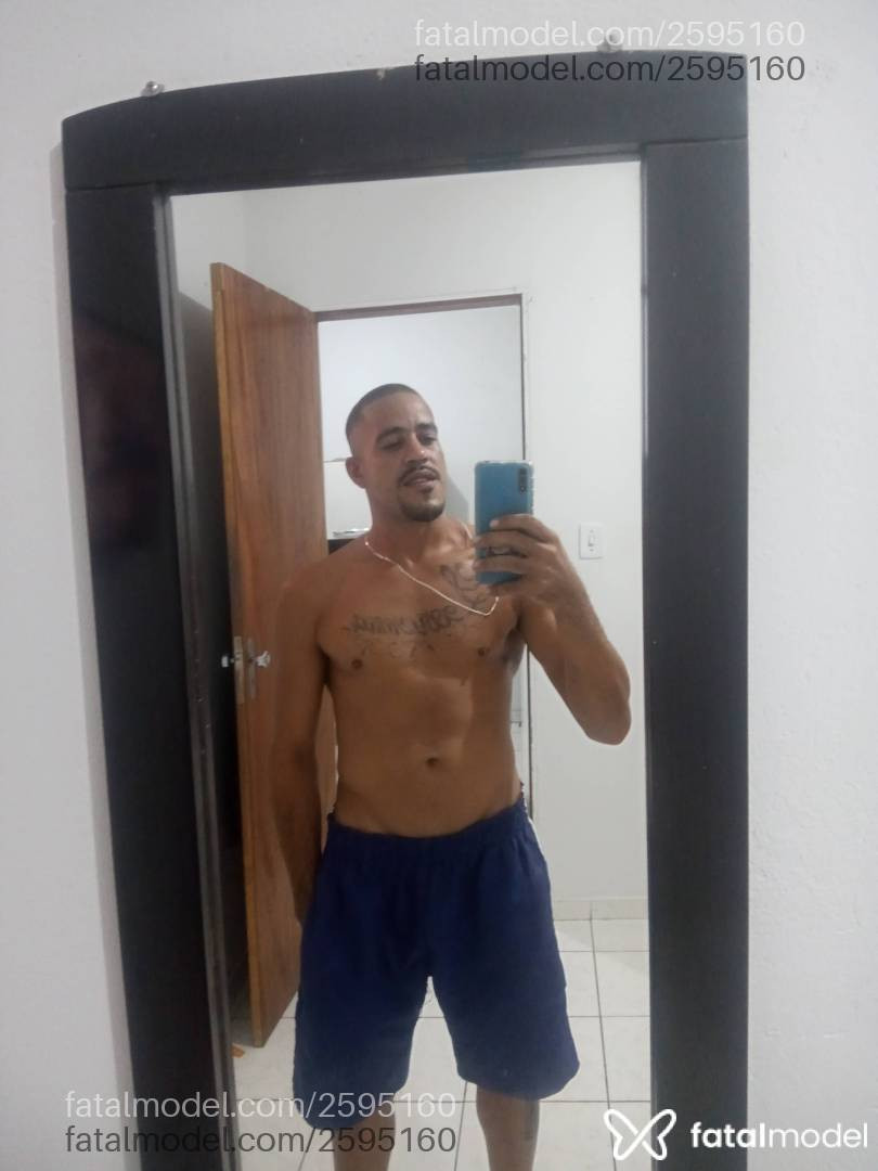 Acompanhante homem sem cabelo de olhos castanhos em Virtual Acompanhante homem sem cabelo de olhos castanhos em Virtual - Bryan