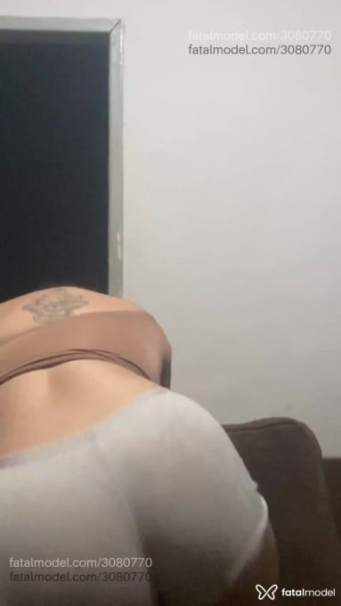 Acompanhante mulher com cabelo castanho de olhos castanhos em Carangola - Fadadotesao