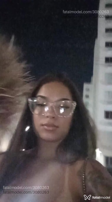 Acompanhante mulher morena (o) de olhos castanhos em Rio de Janeiro - Julia Backer