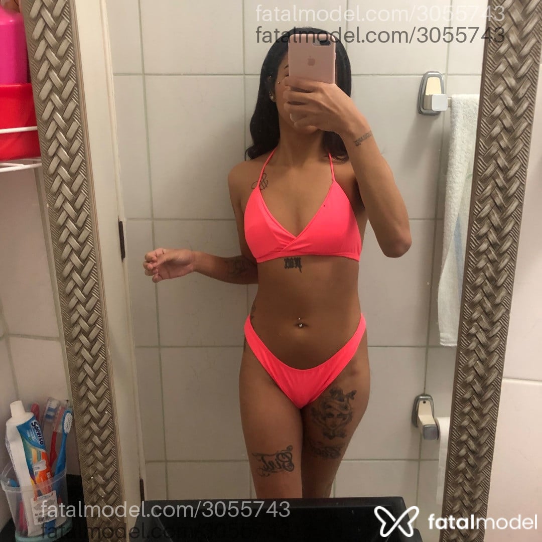 Acompanhante mulher morena (o) de olhos pretos em São Paulo Acompanhante mulher morena (o) de olhos pretos em São Paulo - Thais