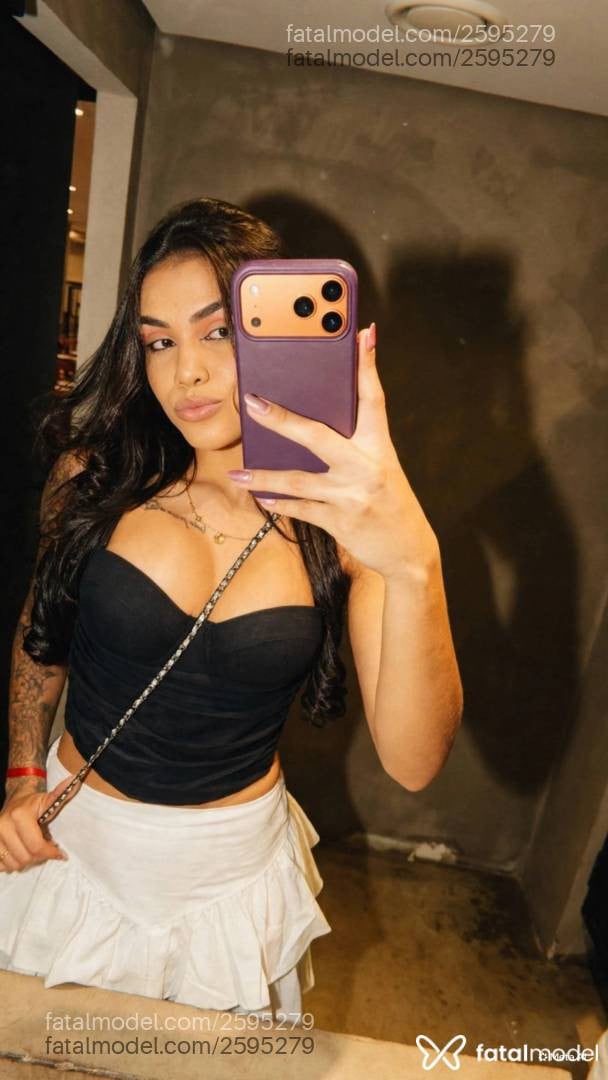 Acompanhante mulher morena (o) de olhos castanhos - Isabela Amorim