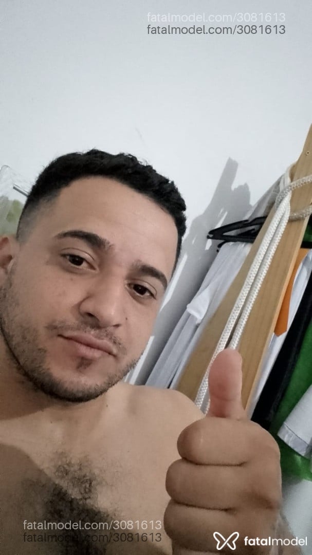 Acompanhante homem com cabelo castanho de olhos castanhos - Cris Love Acompanhante homem com cabelo castanho de olhos castanhos - Cris Love