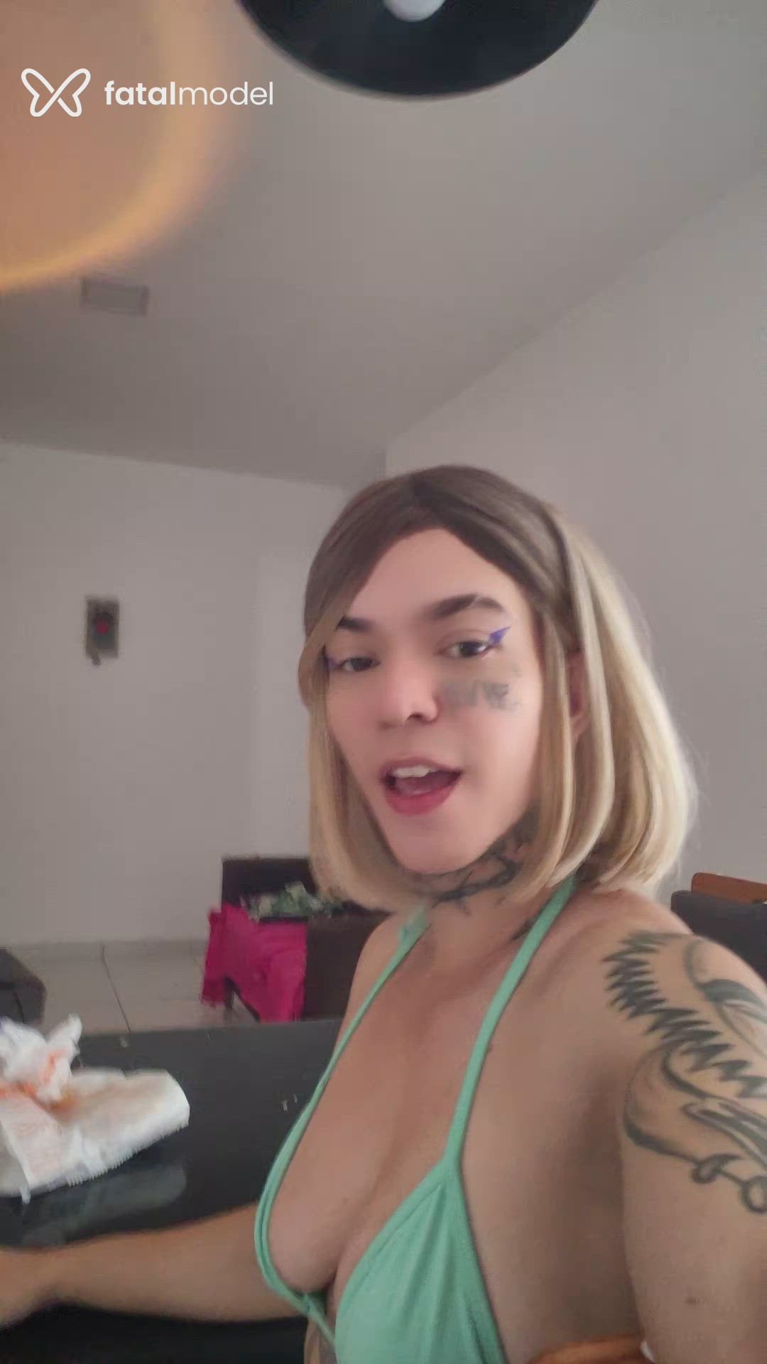 Acompanhante mulher morena (o) de olhos castanhos em Virtual Acompanhante mulher morena (o) de olhos castanhos em Virtual - Milly Lascy