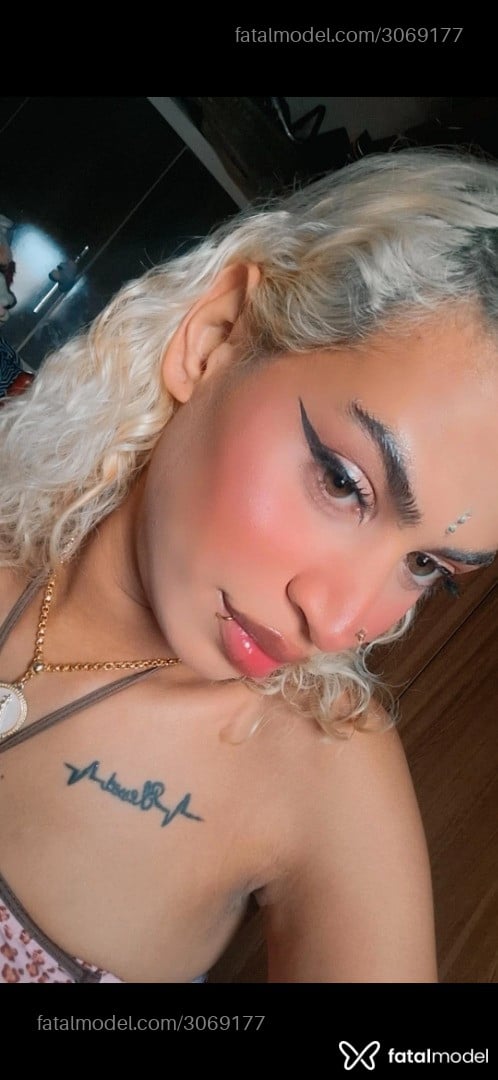 Acompanhante mulher trans loira (o) de olhos verdes em Osasco - Amethyst