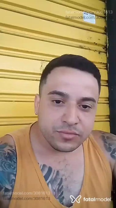 Acompanhante homem com cabelo castanho de olhos castanhos - Cris Love Acompanhante homem com cabelo castanho de olhos castanhos - Cris Love