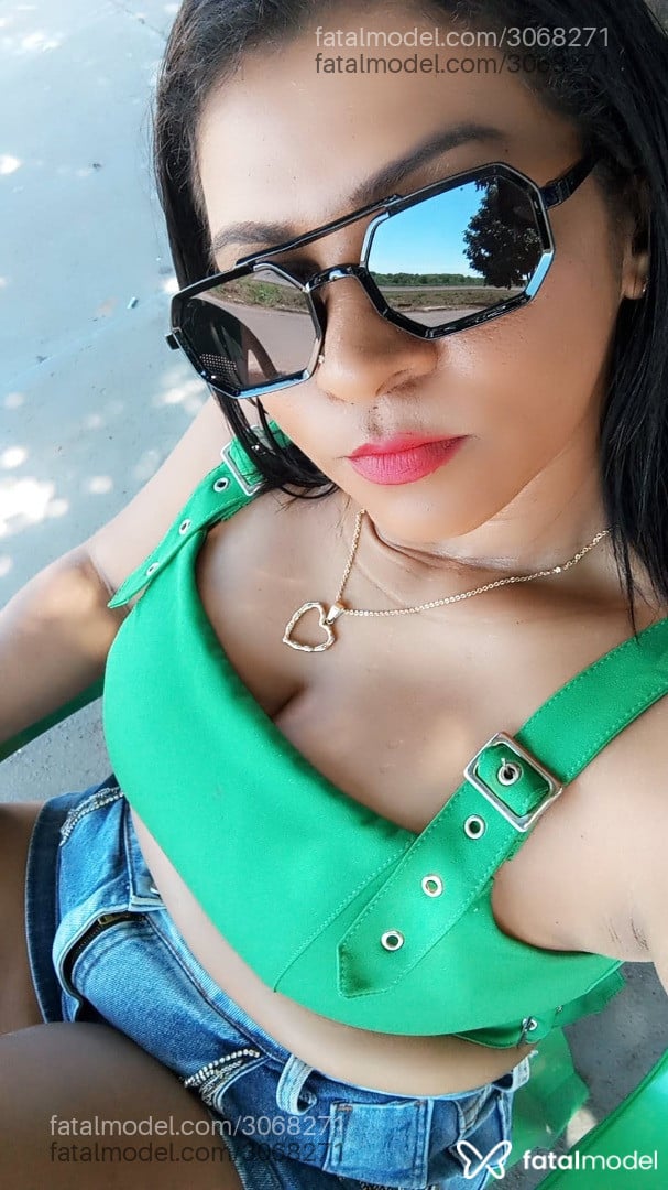 Acompanhante mulher morena (o) de olhos pretos - Fernanda Acompanhante mulher morena (o) de olhos pretos - Fernanda