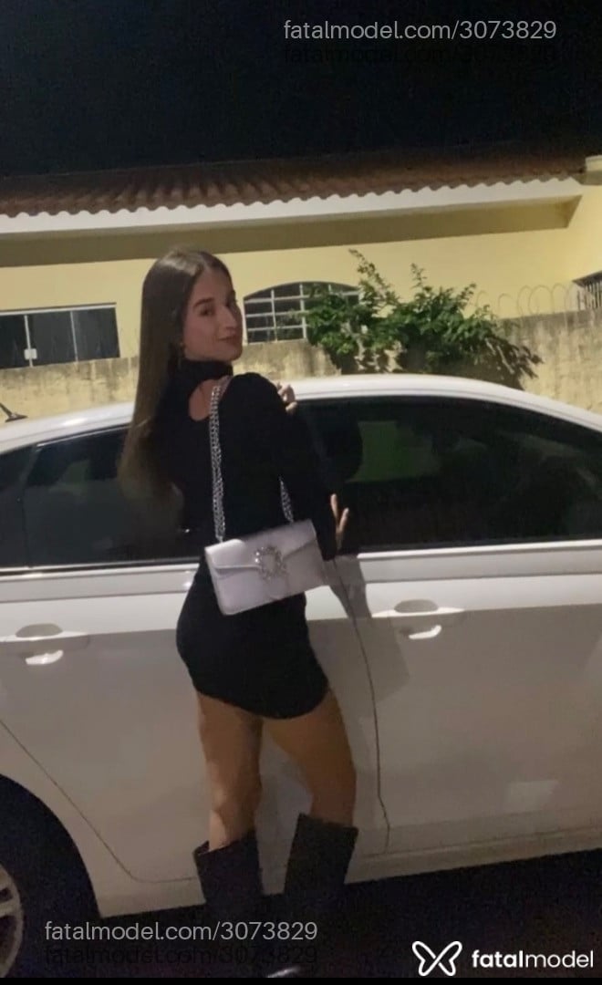 Acompanhante mulher trans com cabelo castanho de olhos pretos em Salvador - Veronica