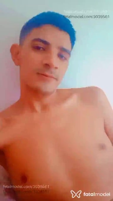 Acompanhante homem com cabelo castanho de olhos pretos em São Luís - Carlos