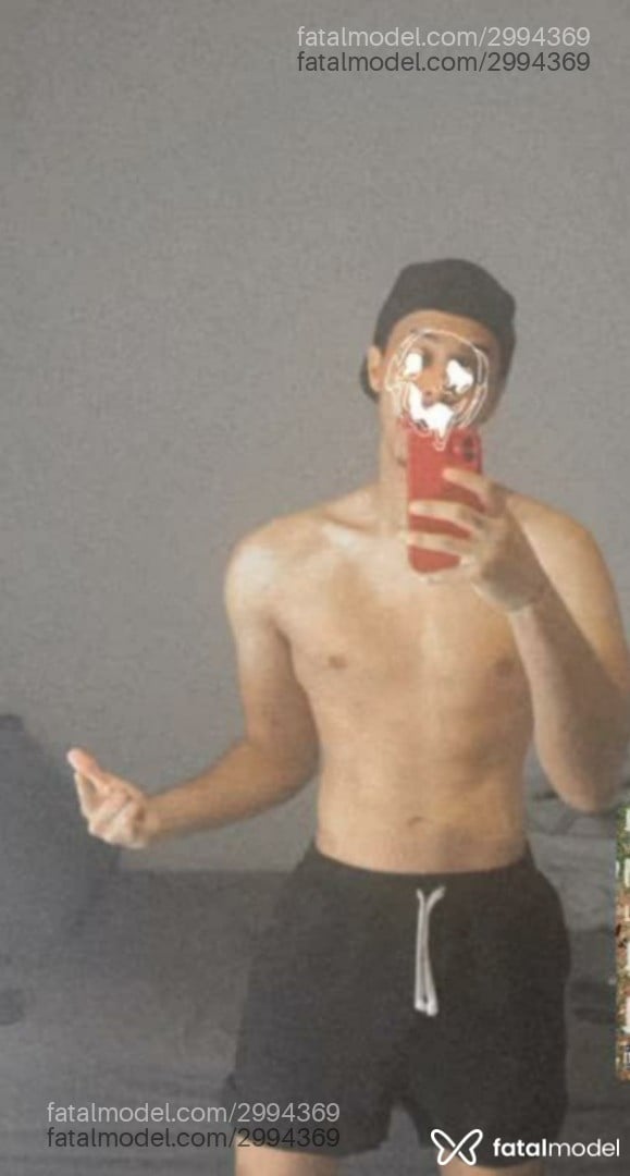 Acompanhante homem morena (o) de olhos castanhos em São José do Rio Preto - Johnny