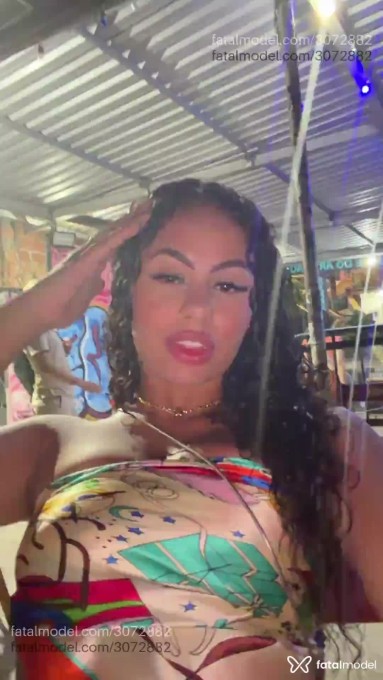 Acompanhante mulher morena (o) de olhos castanhos - Livia Castellani
