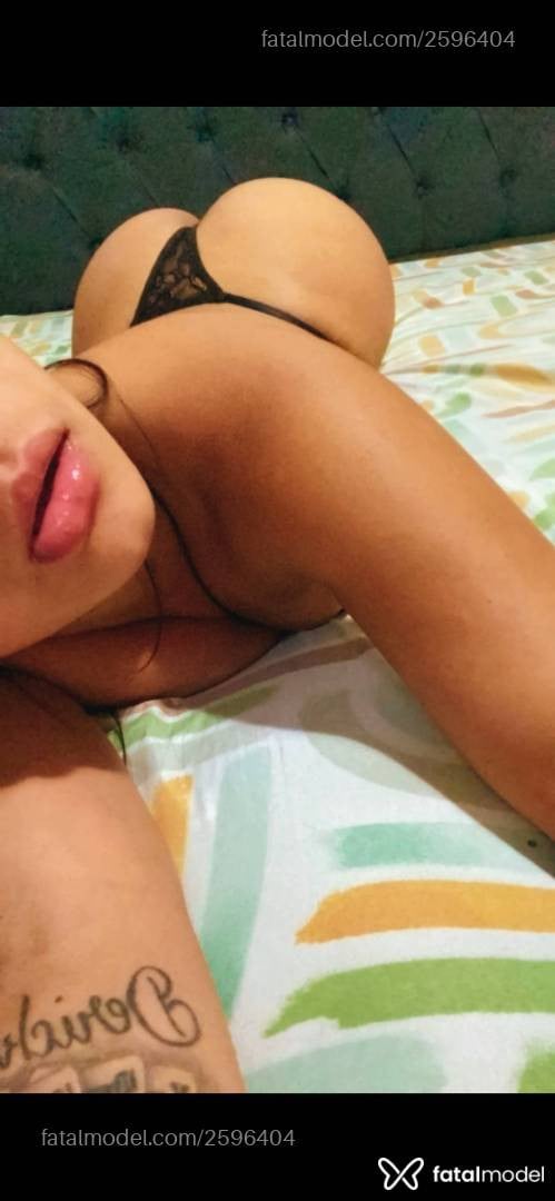 Acompanhante mulher morena (o) de olhos pretos - Gabi Pierry