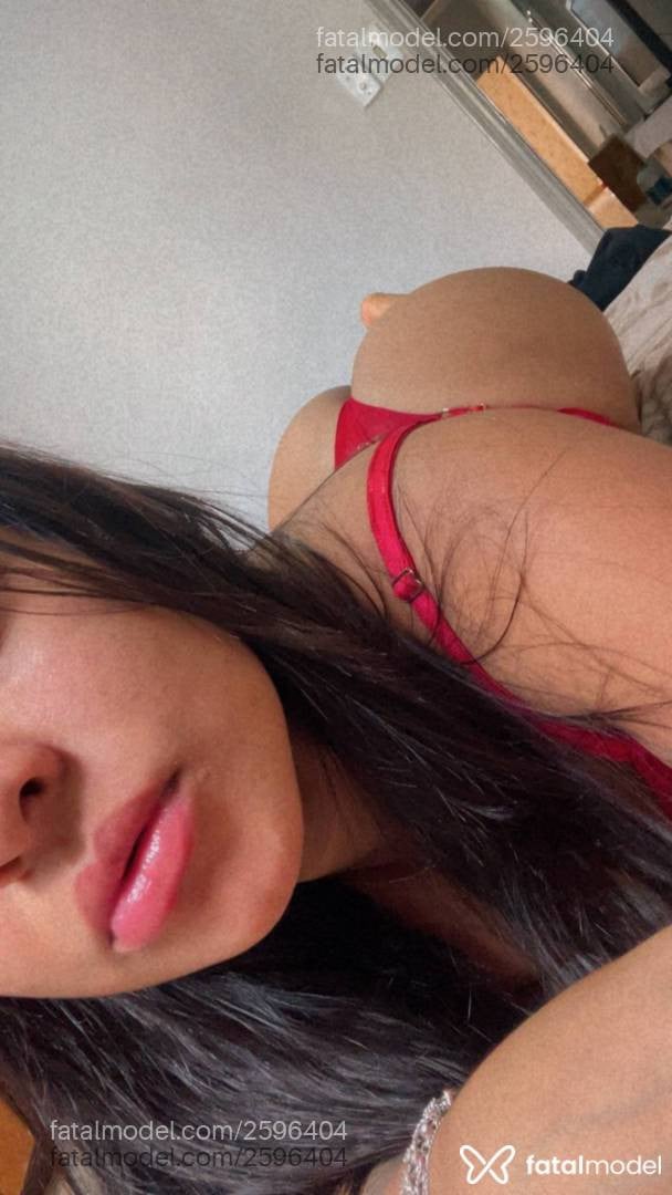 Acompanhante mulher morena (o) de olhos pretos - Gabi Pierry