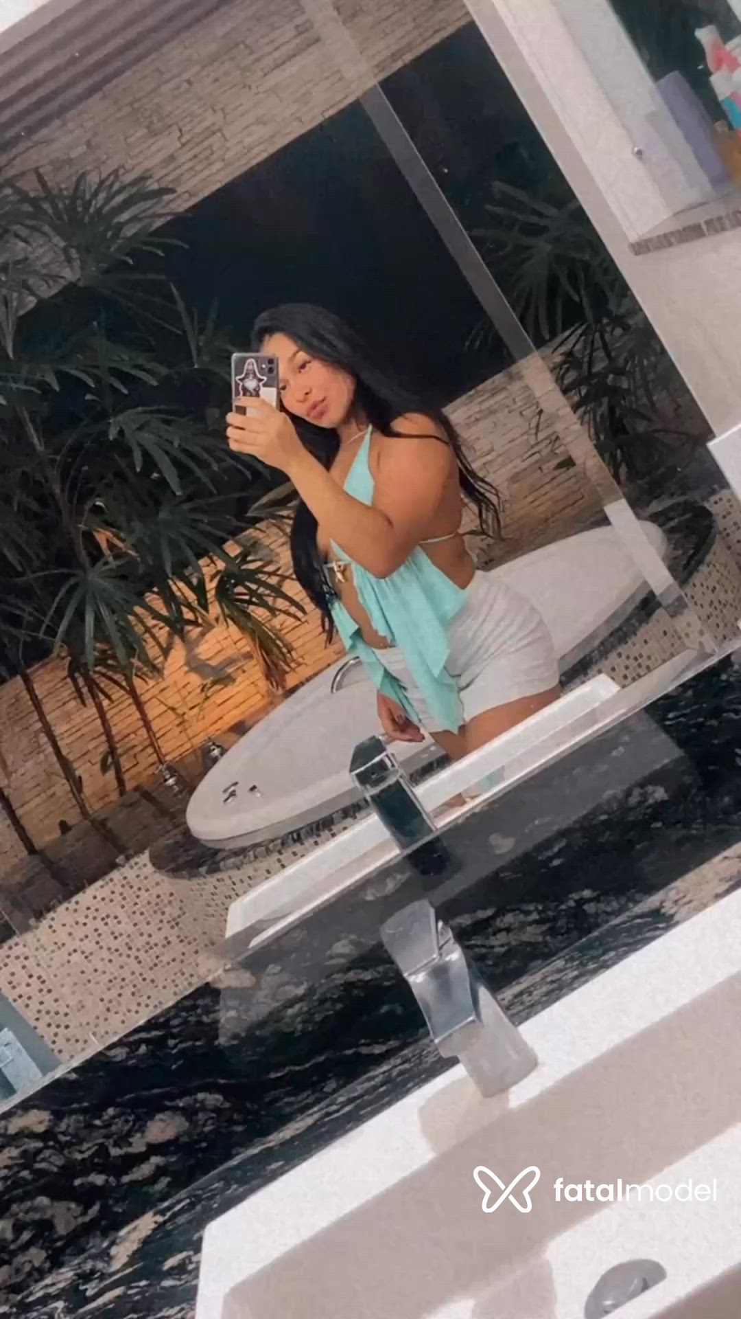 Acompanhante mulher morena (o) de olhos pretos - Gabi Pierry